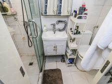 业主急卖自住精装修,拎包住,地段好,满五年!