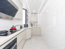 业主新装修拎包入住,诚意度高东边套高区采光通风俱佳