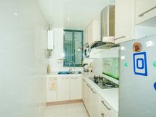 新上房源,小区环境好,全南全明两房,正看小区花园