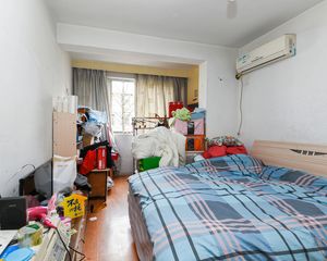 总价低两房 楼层好小区中间位置 不沿马路安静