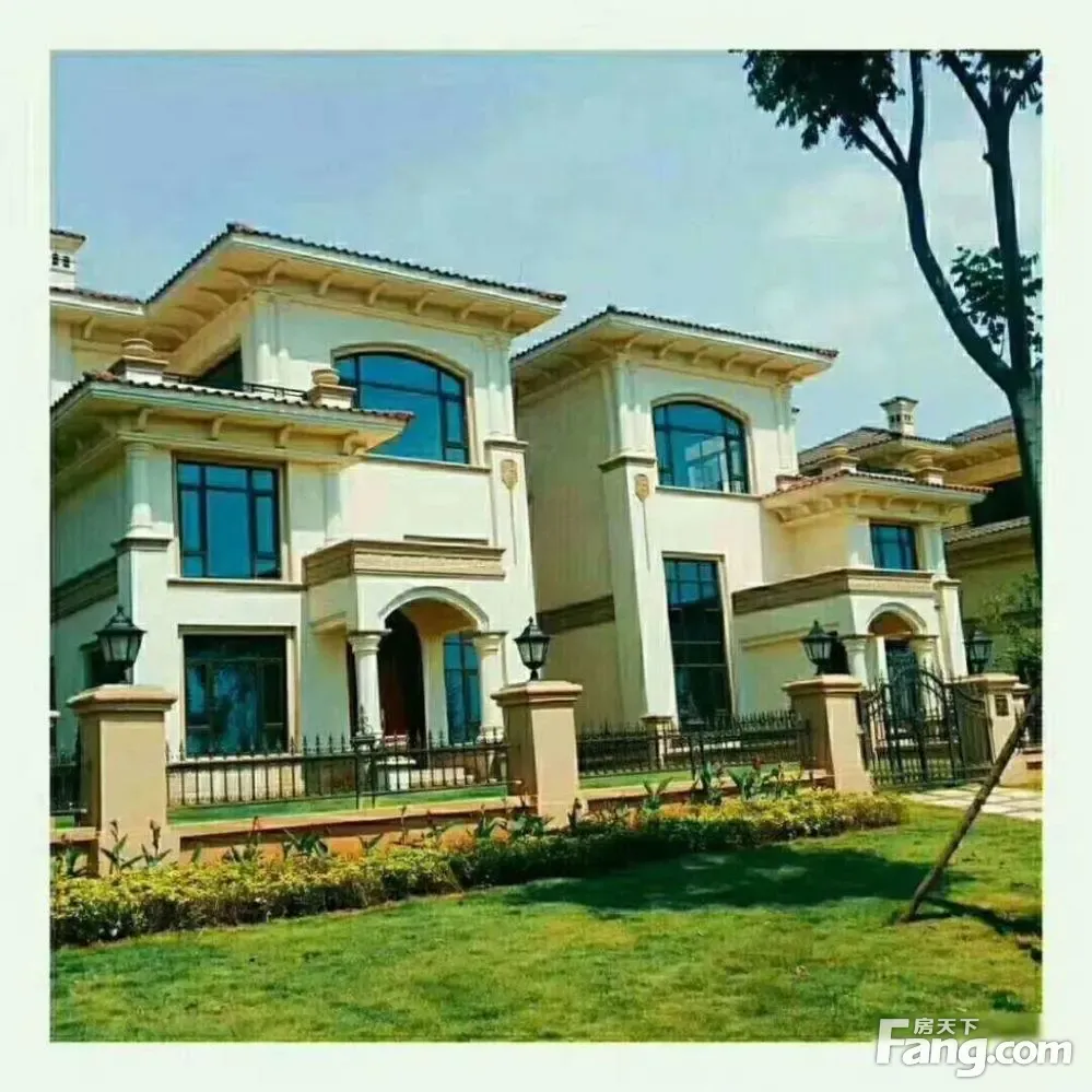 光谷东双拼别墅已现浇180平200万随时看房