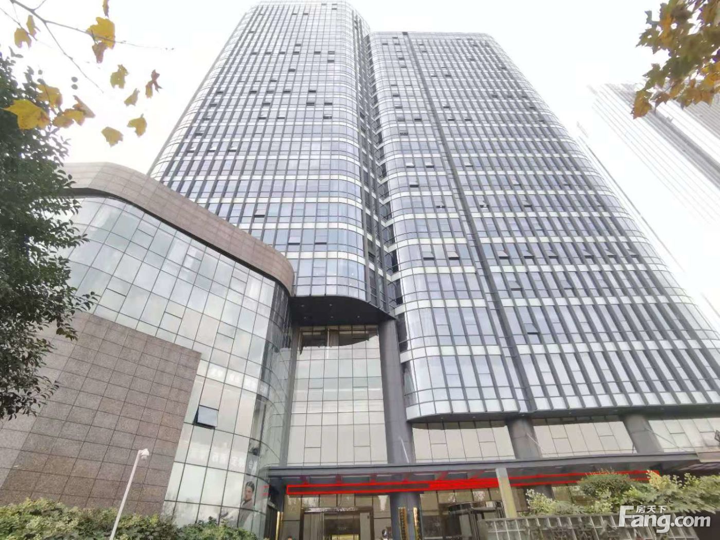 天津日报大厦14楼频繁“闹鬼”，窗户用木板封死，是风水惹的祸？_电梯_员工_女人