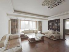 青年家园05年小区一手房主三居室东打头低楼层带大车库