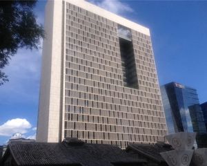 东二环 新保利大厦 财富中 心 精装写字楼整层2000平出售