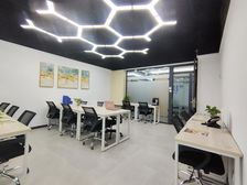 东站地铁口精装100平 含管理费 精装带家具 免中介费