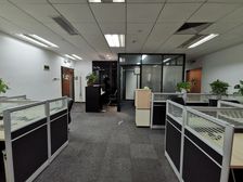 一手业主直租盈力盈隆大厦135方免费带全家具盈凯恒大盈信盈通