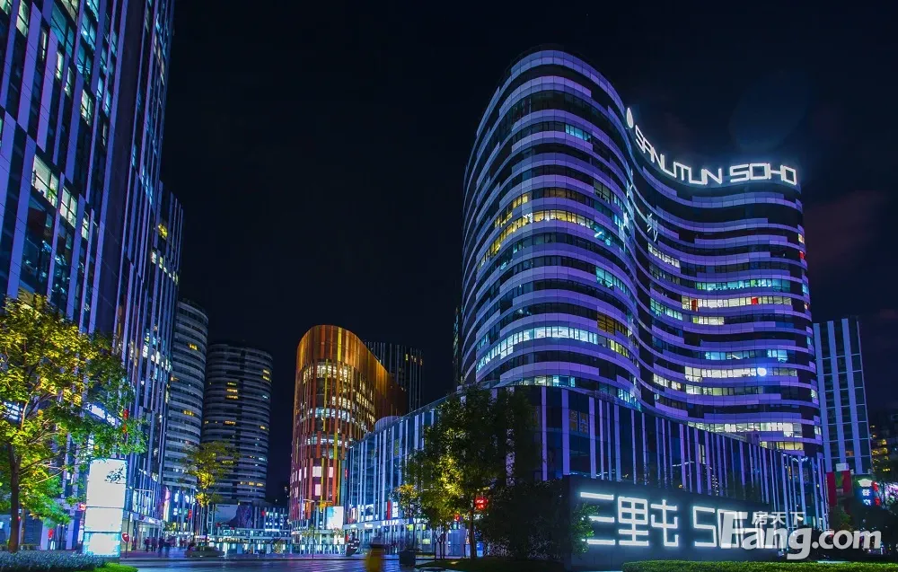 三里屯soho 团结湖地铁 全新精装修 限时特价 邻中国红街