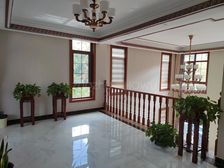 高新区,挑空精装,双拼别墅,带车库地下室大院210平