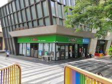 万科小区街铺 能租5000一个月 现铺