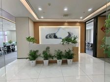 免 湖景房光谷时尚城306平精装带家具业主低价直租