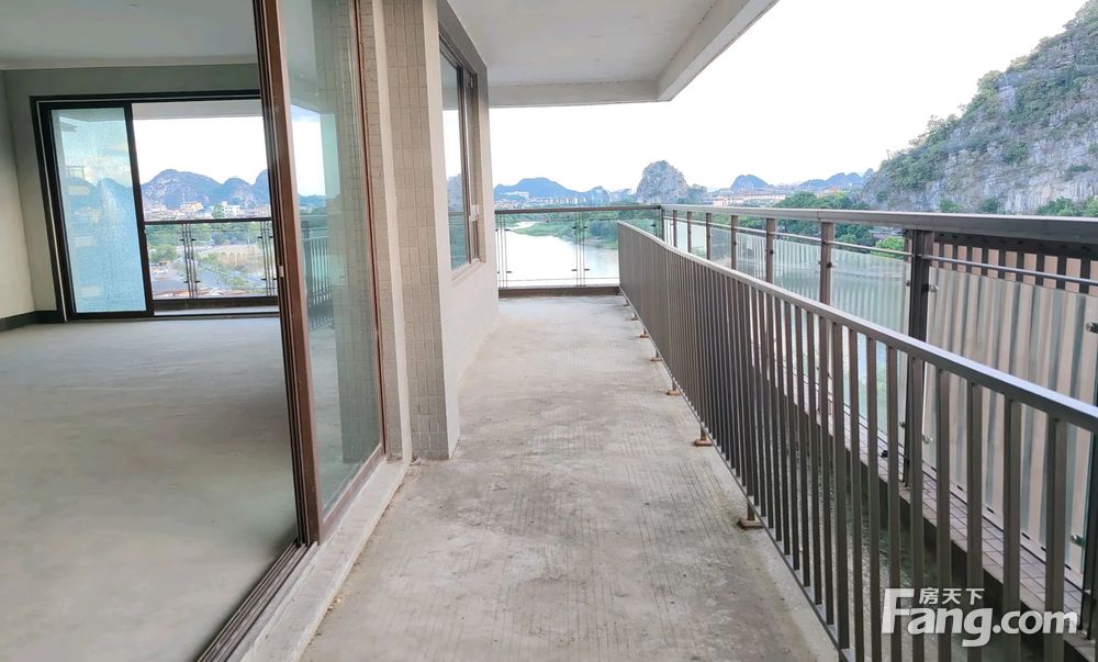 漓江首排一线江景房漓江郡府两面转角临江270度宽视野大平层