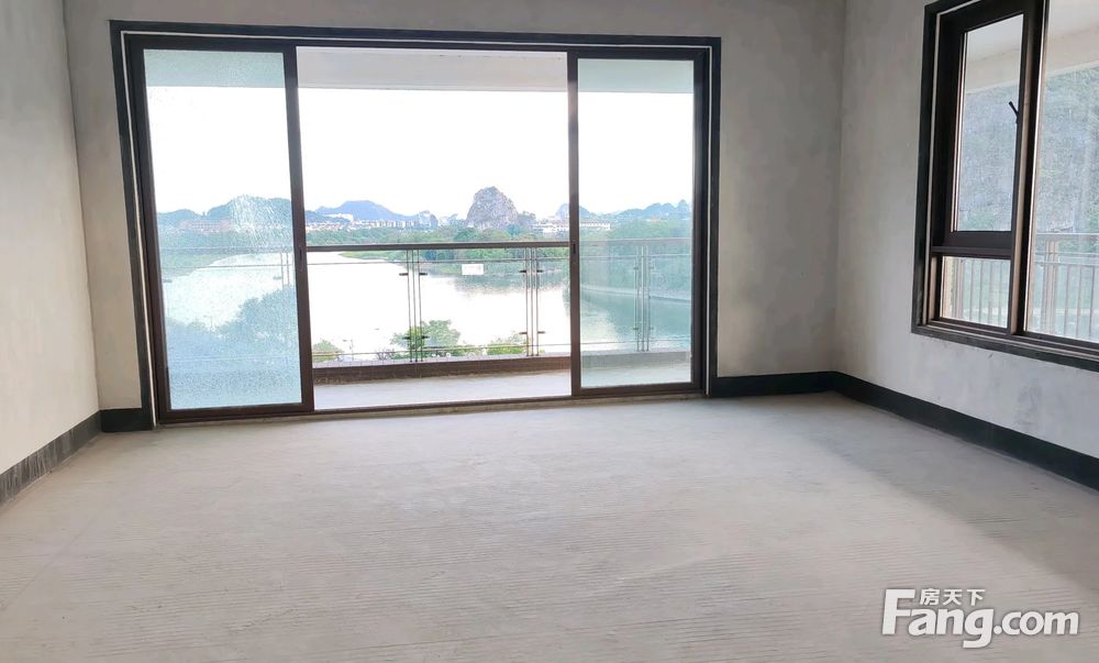 漓江首排一线江景房漓江郡府两面转角临江270度宽视野大平层
