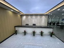 超大老板室家具:全套家具 亮点:朝向好,双面落地大窗