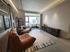 高新区117平带车位|打头房采光好|单价8×××好楼层