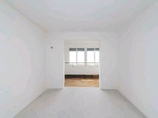 近公园 精装大3房 拎包即住