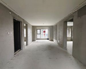 12中,天正君悦府,户型方正,毛坯,南北通透,一梯两户