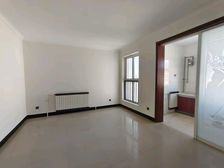 四中和平公寓精装老证30多万带小房两室