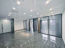 南商地铁口 宁波商会120平 全新装修 双隔间