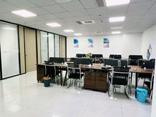 南部商务区215平带家具 前台+3隔间