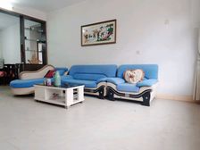 体育路小区 135平 超大三房 送一个储藏室 18万