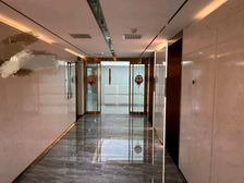 国贸大望路地铁和乔大厦166平正对电梯精装使用面积长免租