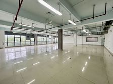 麓谷中电软件园一期2000平出租,可配办公家具,园区配套食堂