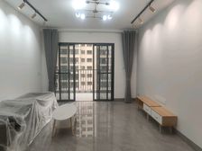 南湖公园+地铁口+青秀万达,居家选择