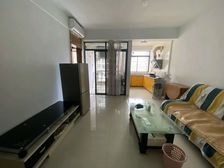 新上房源,业主急售。马上看房