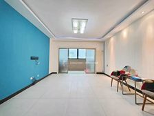 新出炉,152平,大4居,2个车位,急售,地下室。