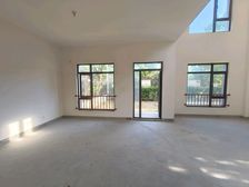 颐湾丽庭 临河边套 毛坯 大院子!