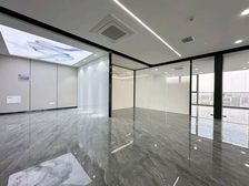 奥体片区,万平大厦,5+1格局宽敞,楼上大公司林立,含税低价