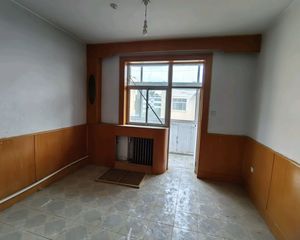 园西小区南邻农商行家属院 100平大三居老证带小房