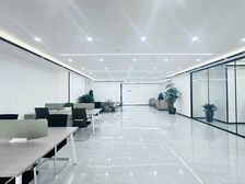 五华区融创春风十里丨293平四个隔间户型方正丨带全套办公家具