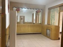 利康胡同,工行家属院,三室两厅一卫,一楼带院,老证49.8万