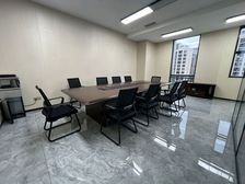 互联网金融大厦 4+1 格局配全套家具