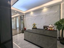 国贸t2栋360方便宜写字楼单价24元每方,精装修带家具