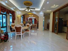 大亚湾万达广场旁边,翡翠山豪华装修床头卫别墅满五拎包入住