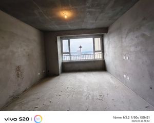 泰华旭景城南门口小学好楼层毛坯房随意装修