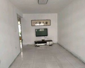 九中学区水泥厂生活区,二楼,两室,老证33.6万,赠储间