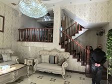 丰盛雅苑 联排别墅 地上三层地下一层 近地铁金运路站
