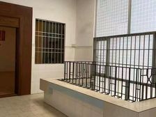 体育路附近私人层178万,建筑面积190方五房三卫带车库