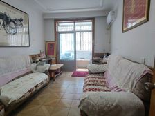 好 房出售,新海阳街,小学北,三楼,南北通透。