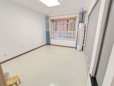 三中 金域蓝湾 精装两室 老证带储间 在水一方