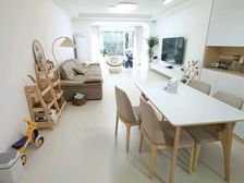 129.7平精装电梯4房2厅2卫+送车位