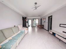 三号线轻轨旁的精装四室洋房,万达商圈,带地暖,装修很用心