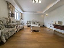 金星站雄达茶城旁金实小区 精致大四房 对主景观很安静 诚心卖