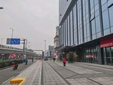 城中心主干道繁华地段4开间临街旺铺398.21平560万