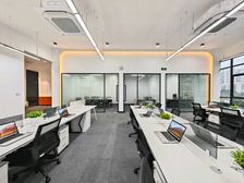 天河地铁口 精装修3个间隔 落地玻璃 视野开阔 采光通透