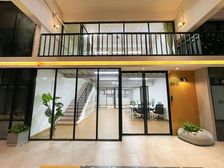 海珠地铁口美学场景 创意LOFT生态办公社区 落地窗带大露台