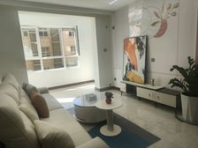 单价4000多,电梯三居室88平,精装拎包入住,有钥匙随时看